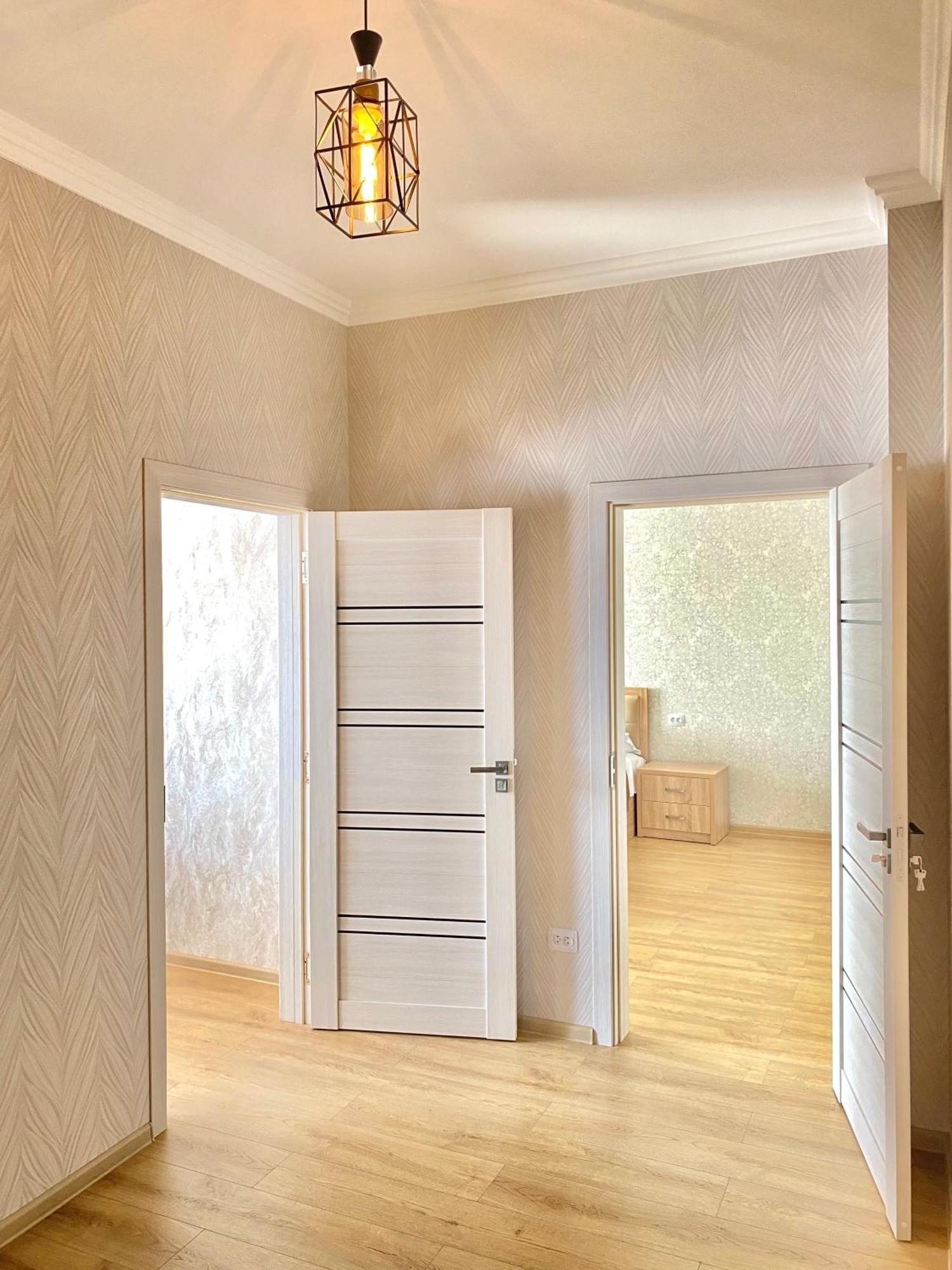 Spacious Apartment In New Building, Near The City Center And Airport Tashkent Ngoại thất bức ảnh