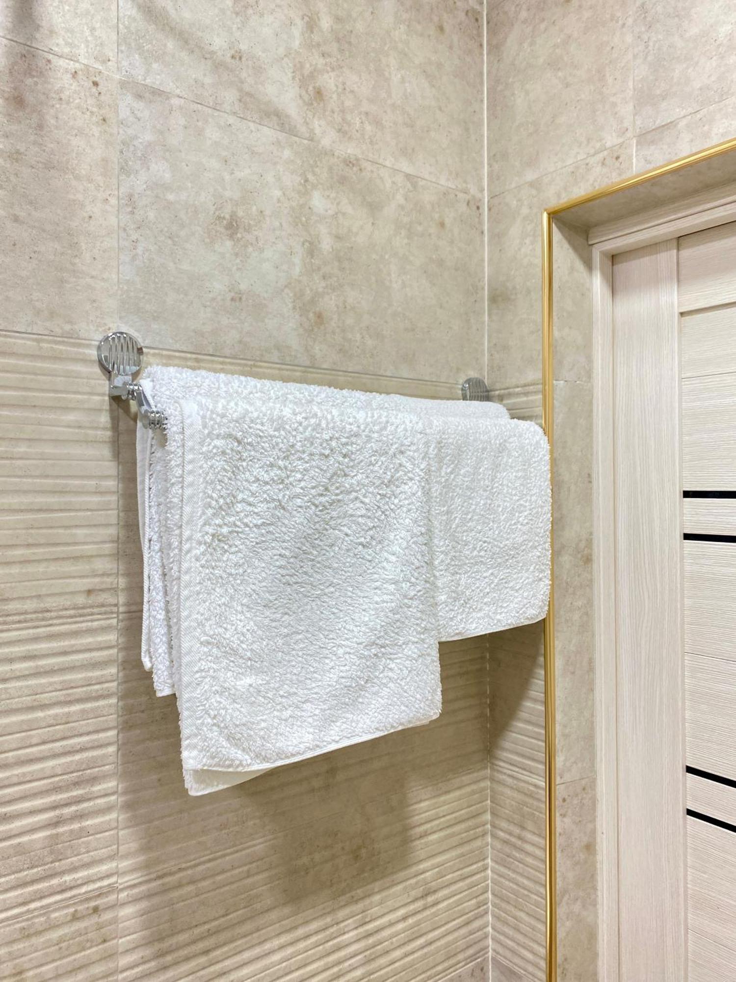 Spacious Apartment In New Building, Near The City Center And Airport Tashkent Ngoại thất bức ảnh